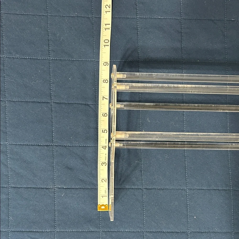 Clear Acrylic Headband Holder - Picture 3 of 4